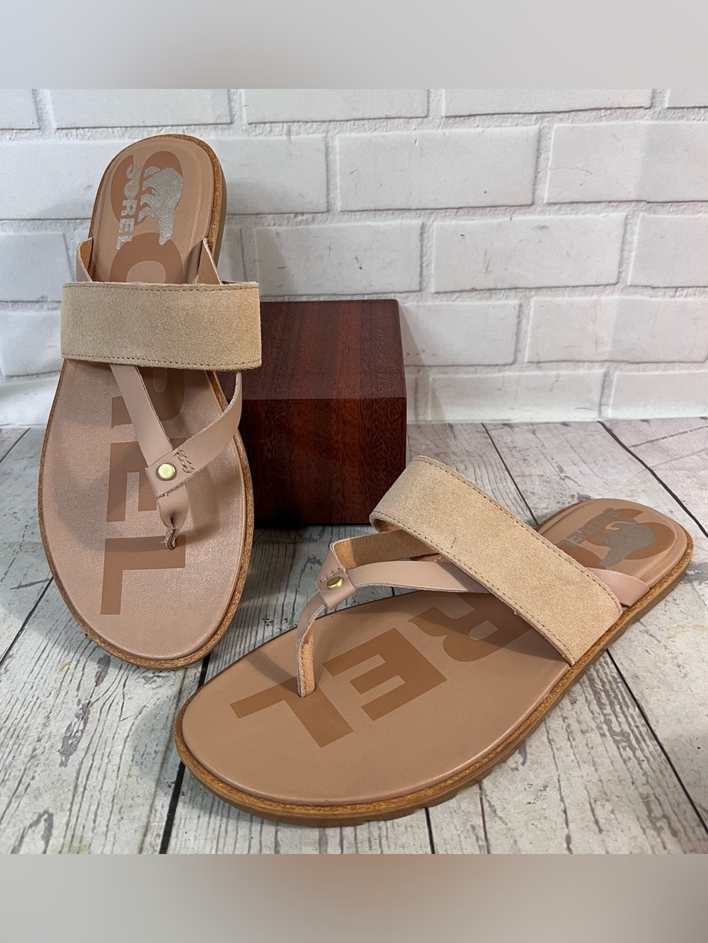 SOREL Ella II Leather Thong Sandals Women’s Size 8.5 Neutral Tan Suede Slides